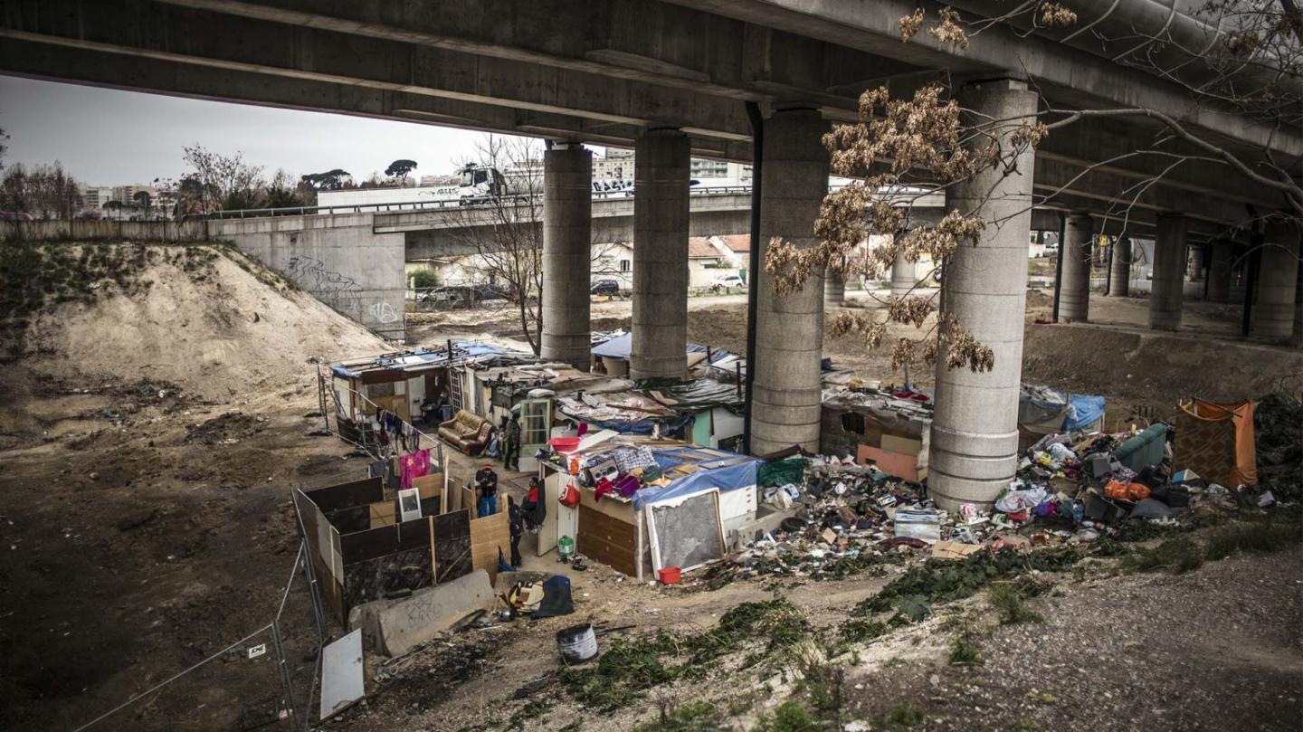 slums-in-france-doctors-of-the-world